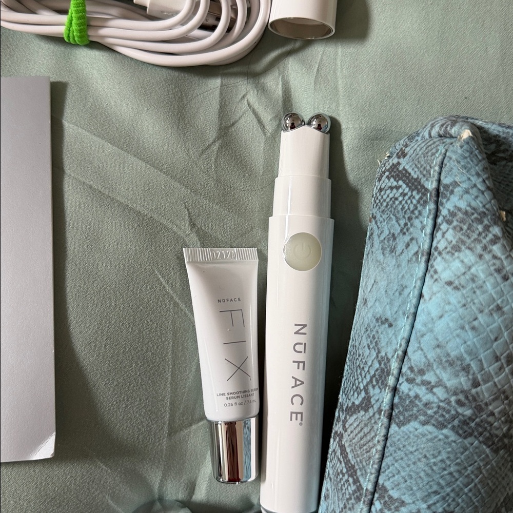 Nuface Mini Device Set With Light Blue Snake-Prin… - image 3